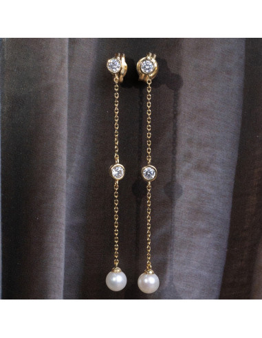 Sea of Beauty Earrings: Timeless elegance in movement