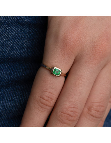 Beloved emerald ring. Timeless elegance for your everyday wear.