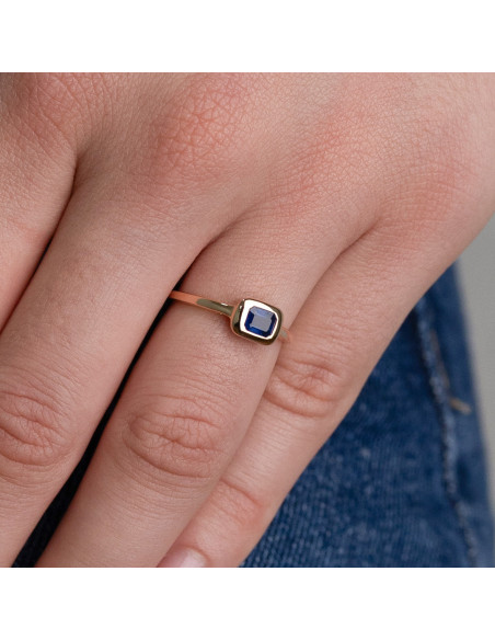 Beloved ring with sapphire. Timeless elegance for everyday wear.