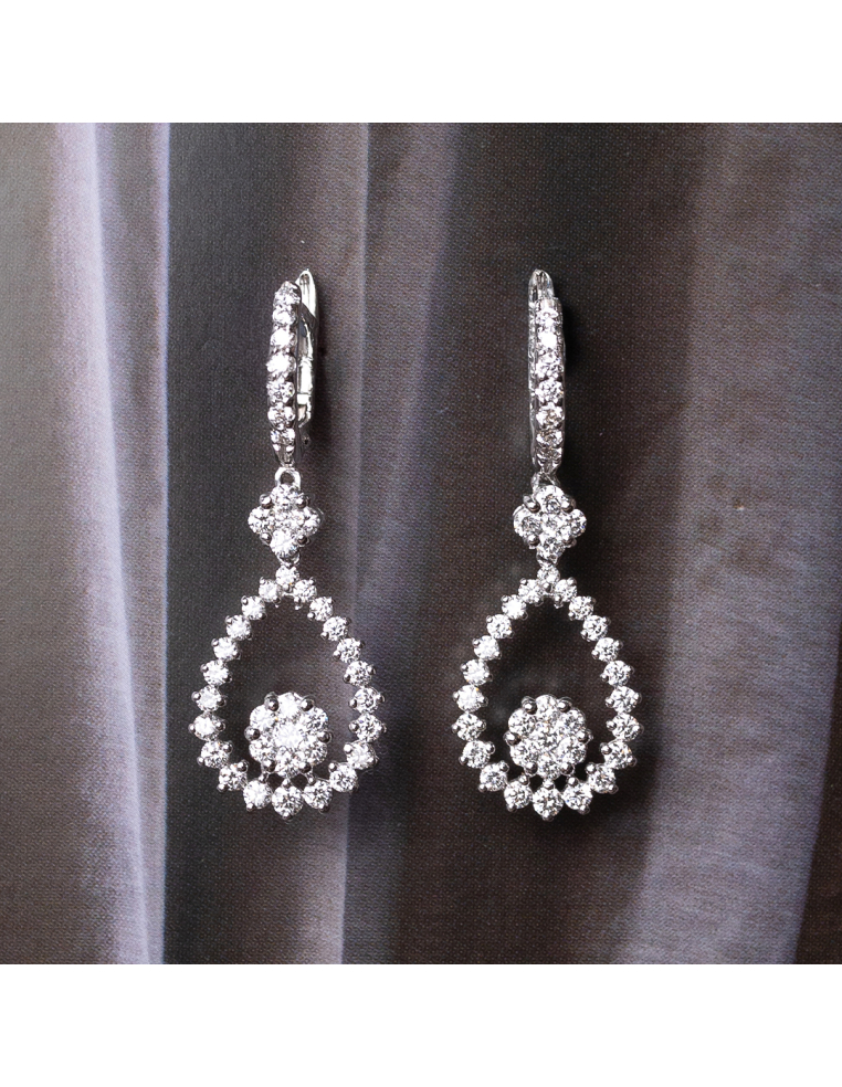 Pendientes largos, ideal para novias de oro blanco y diamantes