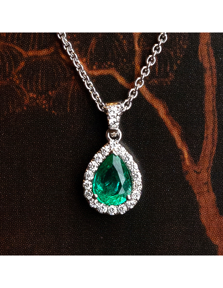 Emerald Pear Emerald Necklace Diamonds 18kt Gold | Pure Elegance | PR