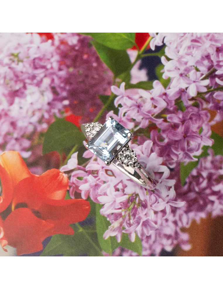 Emerald-Cut Aquamarine Diamond White Gold Ring | Timeless Elegance