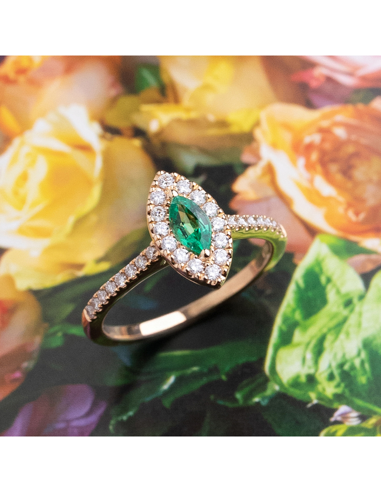 Marquise Emerald and Diamonds 18Kt Rose Gold Ring | Everyday Elegance