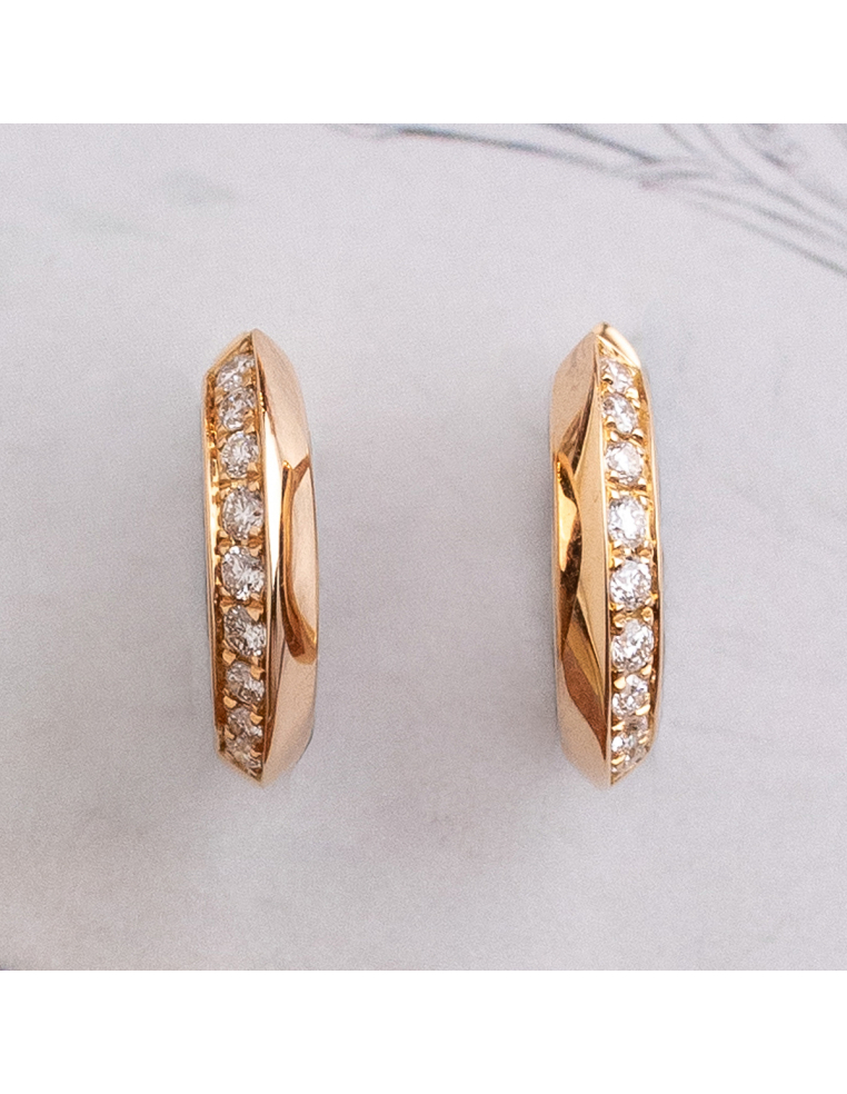 Pendientes aro de oro rosa con diamantes – Elegancia y lujo atemporal