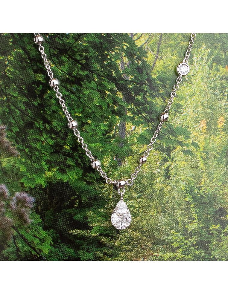 White gold necklace with pear diamond: luxury and elegance | PR Joyero