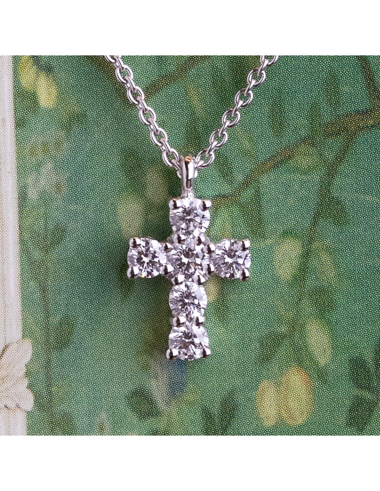 White gold necklace with diamond cross: elegance and faith | PR Joyero