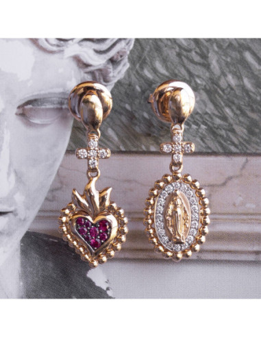 Gea" Earrings: Asymmetrical Elegance for a Triumphant Entrance