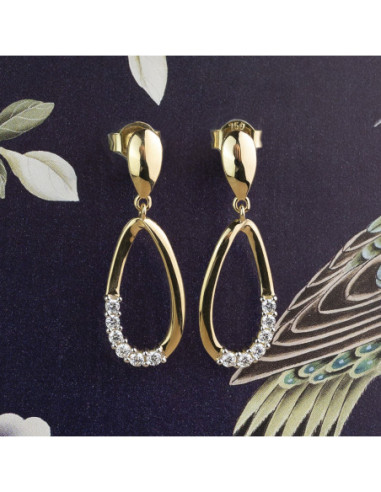 Gold earrings: Elegance and sparkle for your triumphal entrance