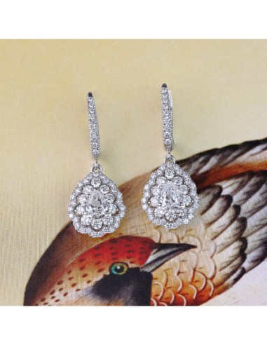 Diamond earrings in white gold for a dazzling entrance