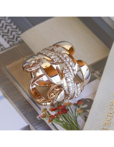 Anillo de oro con zafiro rosa: Un toque de elegancia para tu día a día